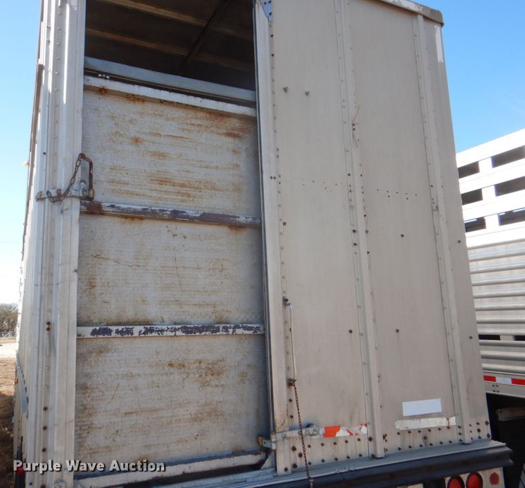 image for item DH5414 1991 Merritt livestock trailer