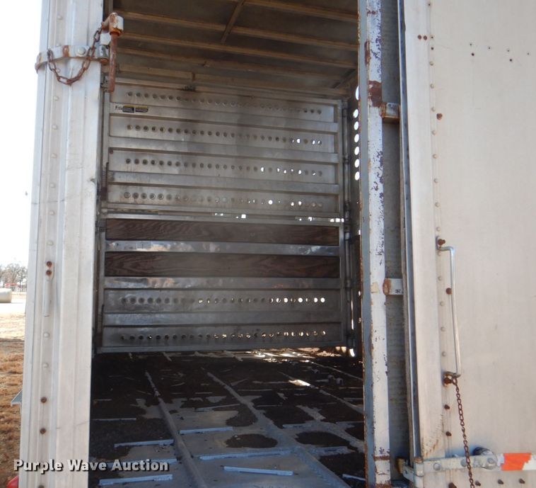 image for item DH5414 1991 Merritt livestock trailer