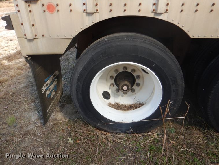 image for item DH5414 1991 Merritt livestock trailer