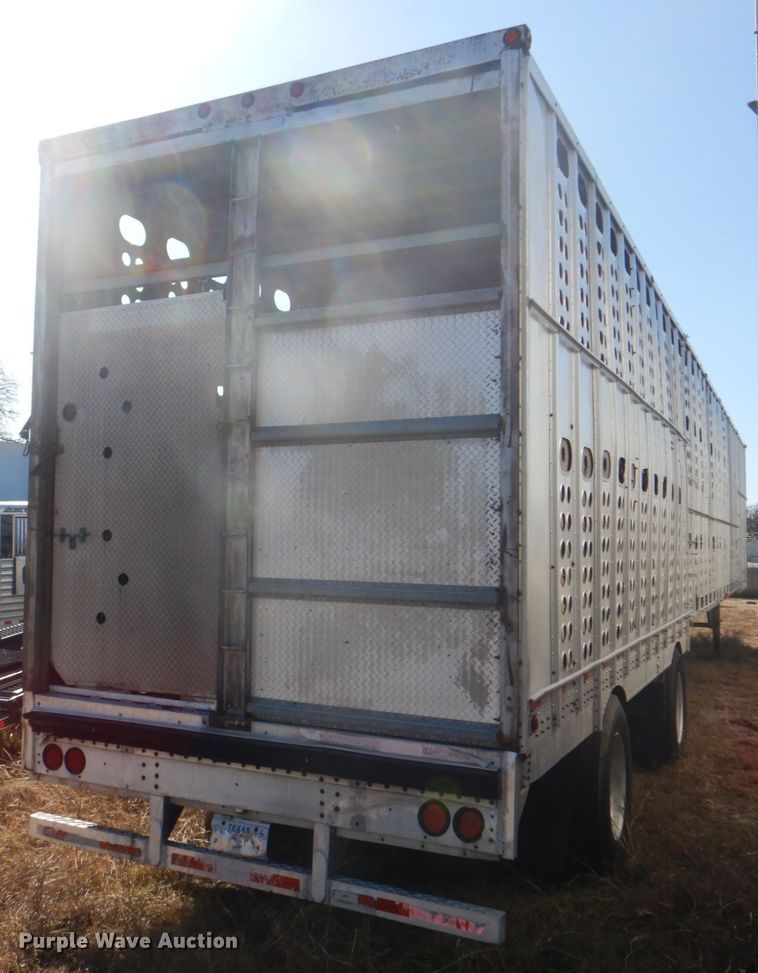 image for item DH5415 2002 Merritt livestock trailer