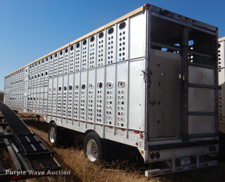 image for item DH5415 2002 Merritt livestock trailer