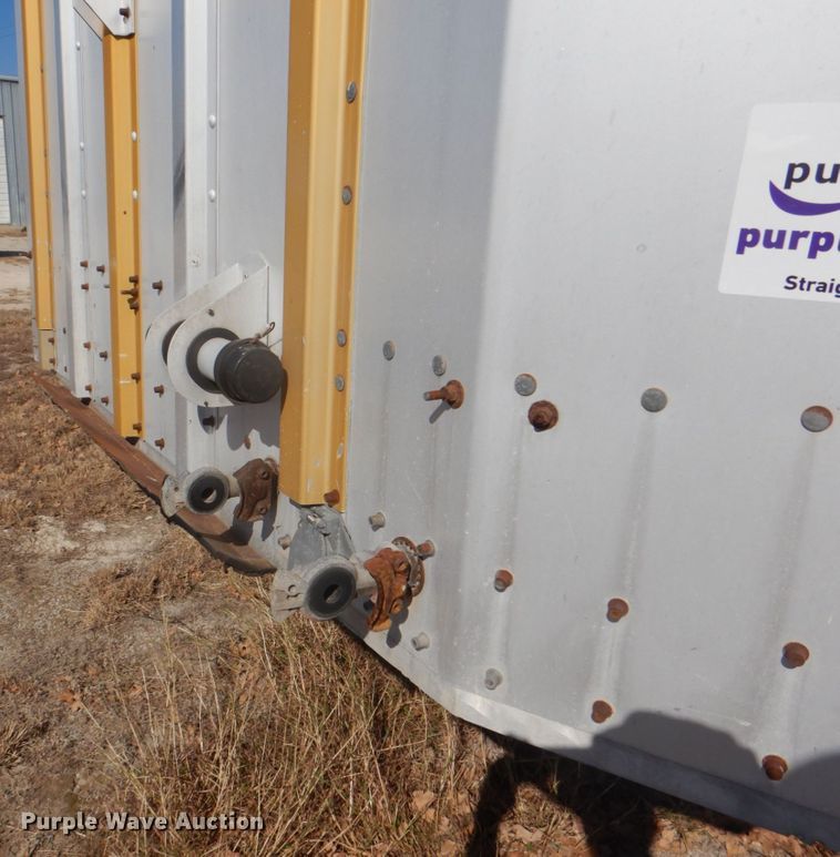 image for item DH5415 2002 Merritt livestock trailer