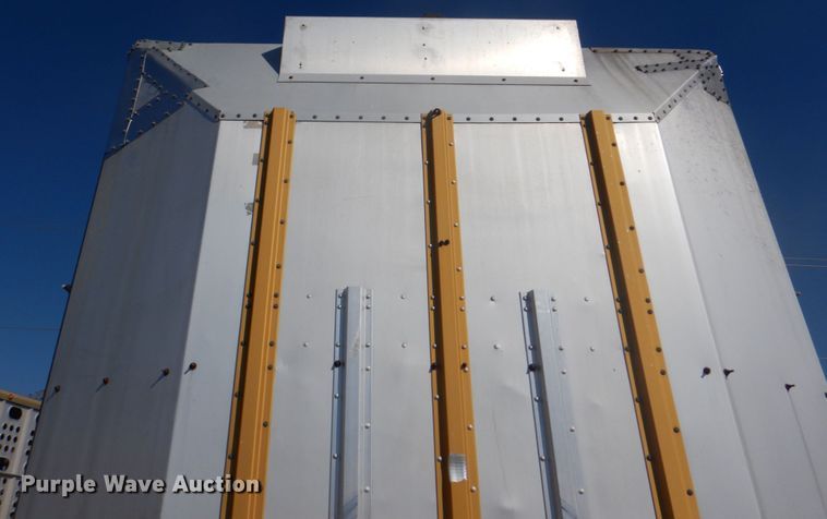 image for item DH5415 2002 Merritt livestock trailer