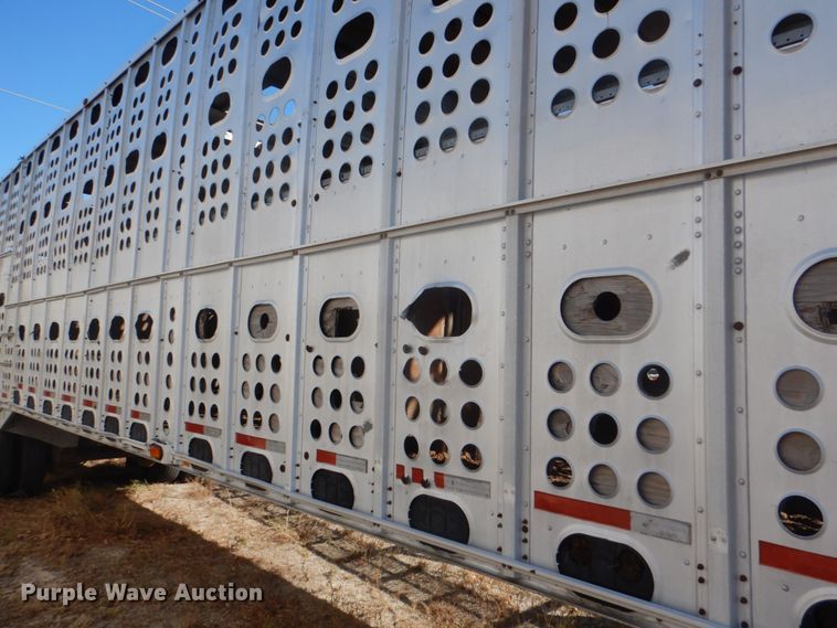 image for item DH5415 2002 Merritt livestock trailer