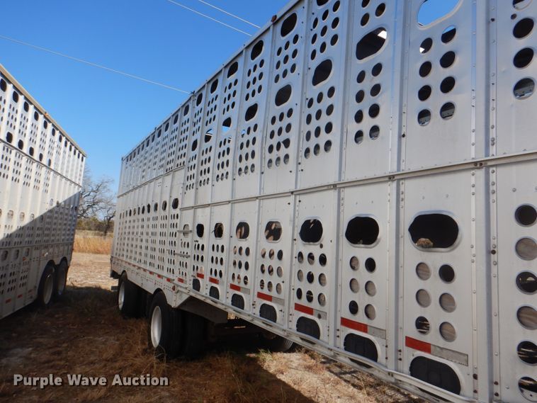 image for item DH5415 2002 Merritt livestock trailer