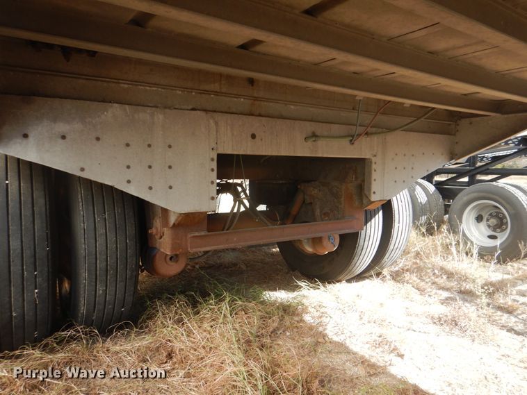 image for item DH5415 2002 Merritt livestock trailer