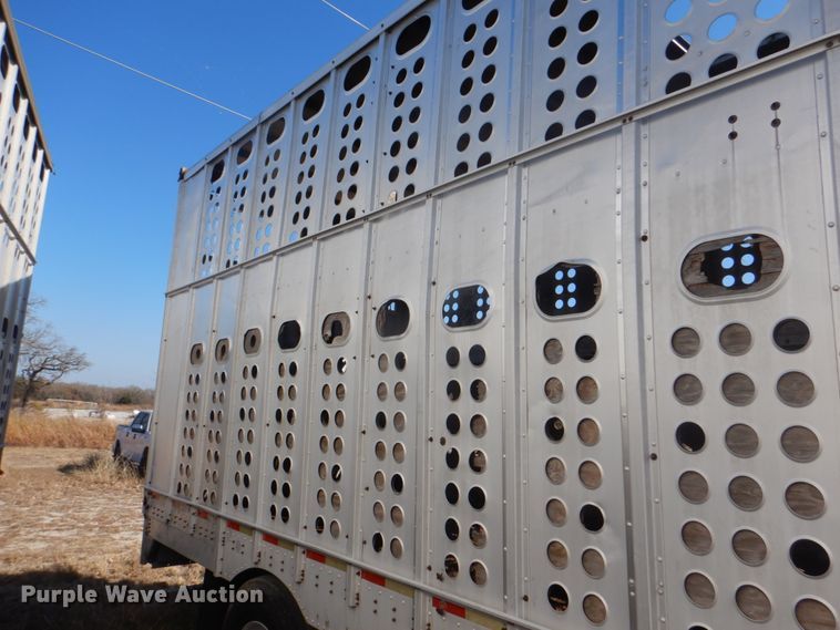 image for item DH5415 2002 Merritt livestock trailer
