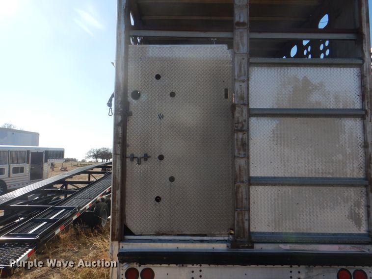 image for item DH5415 2002 Merritt livestock trailer