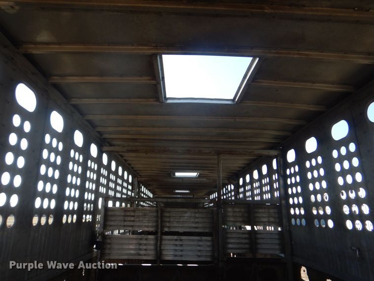 image for item DH5415 2002 Merritt livestock trailer