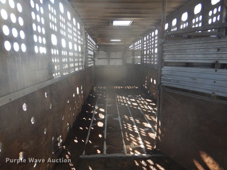 image for item DH5415 2002 Merritt livestock trailer