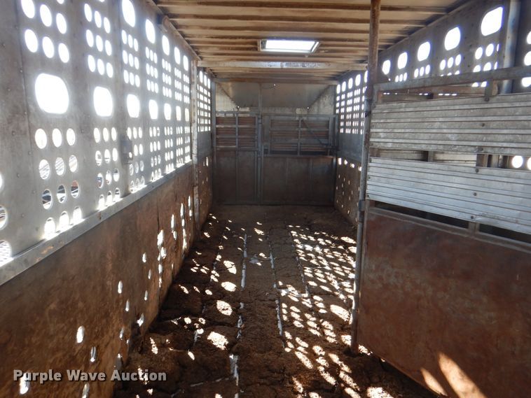 image for item DH5415 2002 Merritt livestock trailer