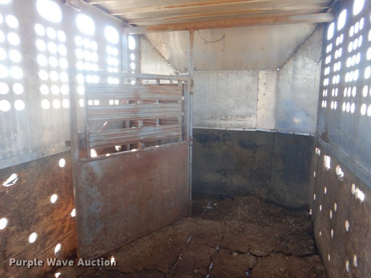 image for item DH5415 2002 Merritt livestock trailer