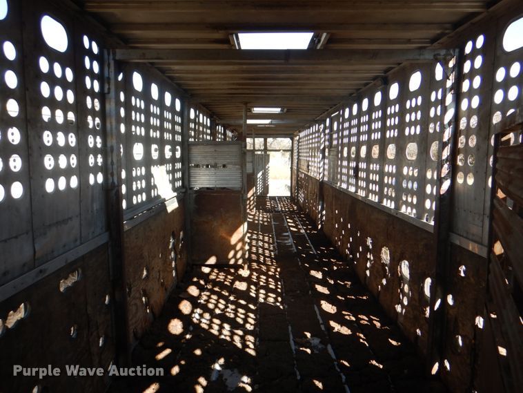 image for item DH5415 2002 Merritt livestock trailer