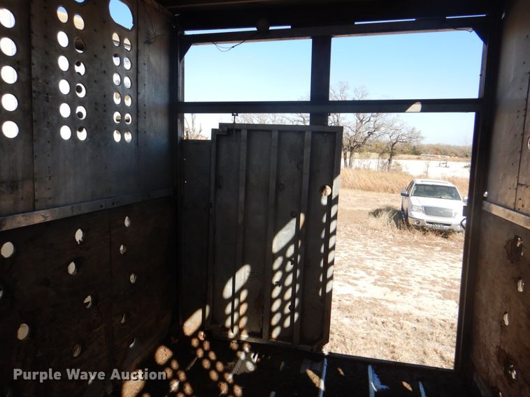 image for item DH5415 2002 Merritt livestock trailer
