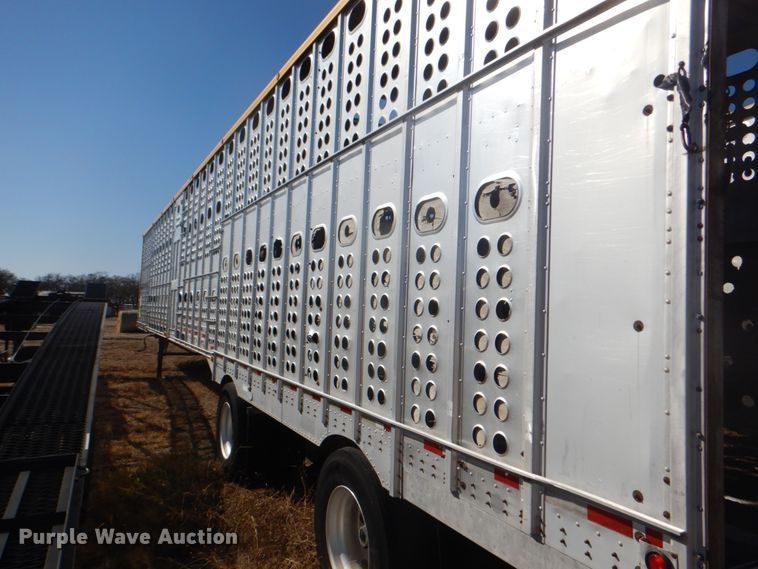 image for item DH5415 2002 Merritt livestock trailer