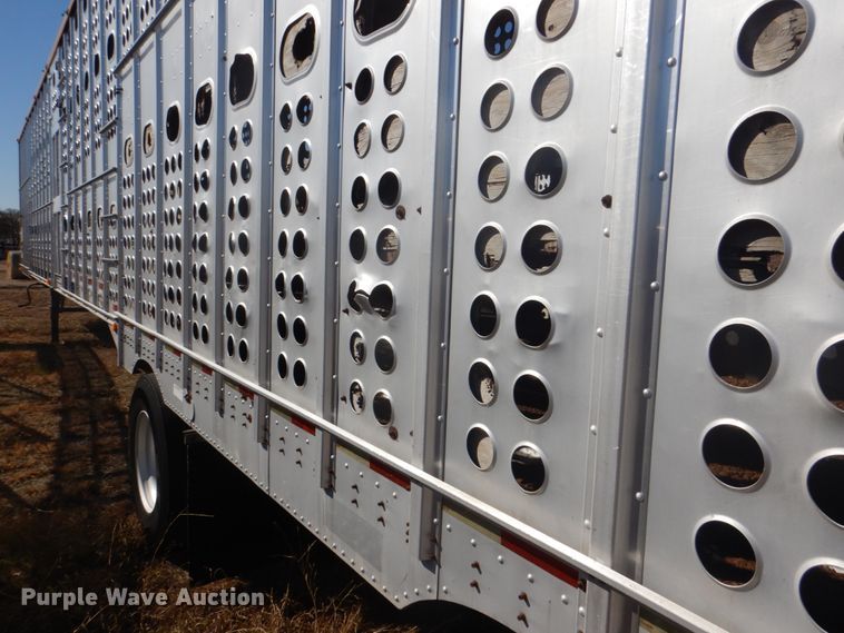 image for item DH5415 2002 Merritt livestock trailer