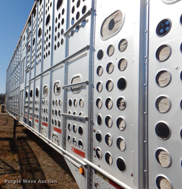 image for item DH5415 2002 Merritt livestock trailer