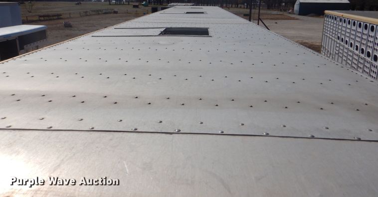 image for item DH5415 2002 Merritt livestock trailer