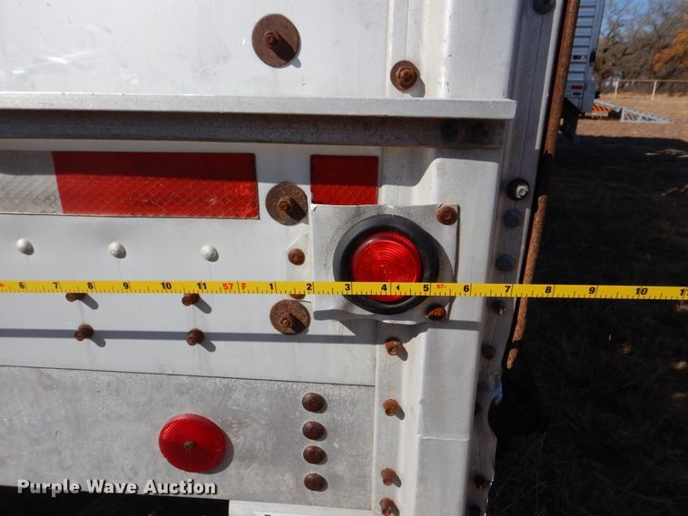 image for item DH5415 2002 Merritt livestock trailer