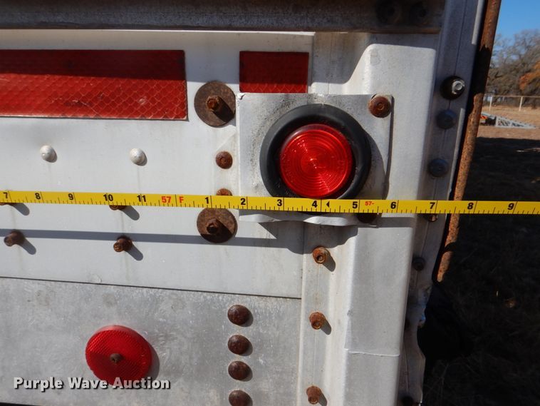 image for item DH5415 2002 Merritt livestock trailer