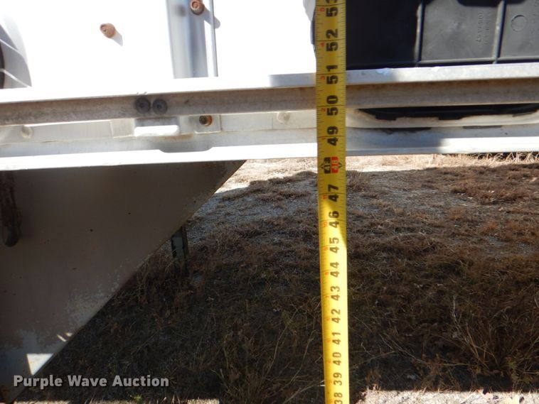 image for item DH5415 2002 Merritt livestock trailer