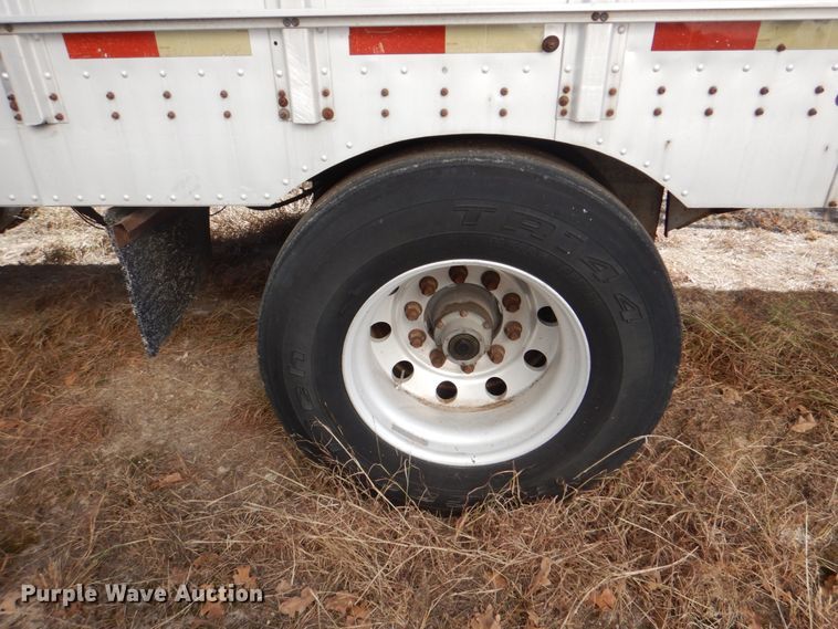 image for item DH5415 2002 Merritt livestock trailer