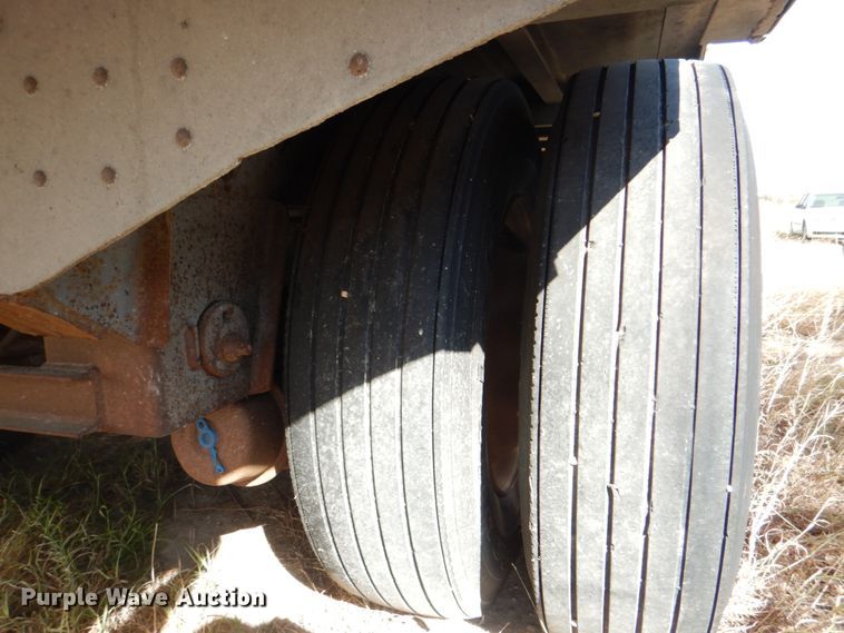 image for item DH5415 2002 Merritt livestock trailer