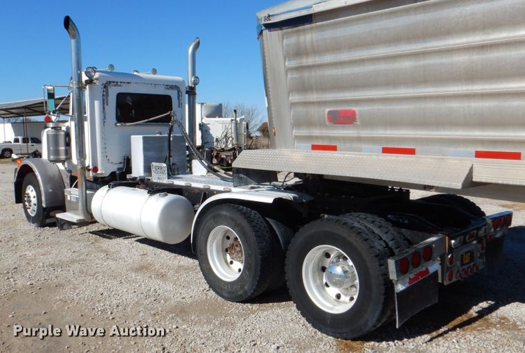 image for item DH5417 1995 Peterbilt 378  semi truck