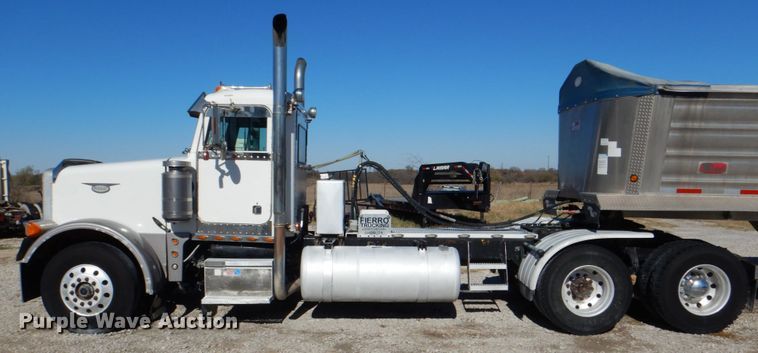 image for item DH5417 1995 Peterbilt 378  semi truck