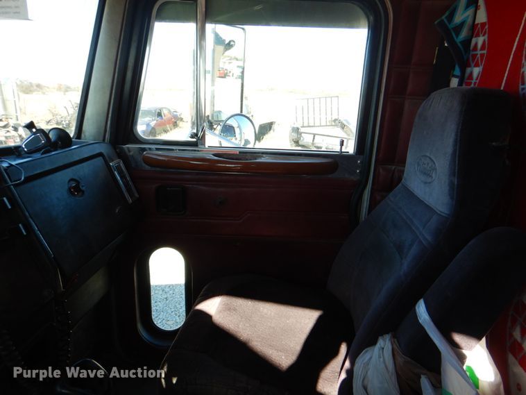 image for item DH5417 1995 Peterbilt 378  semi truck