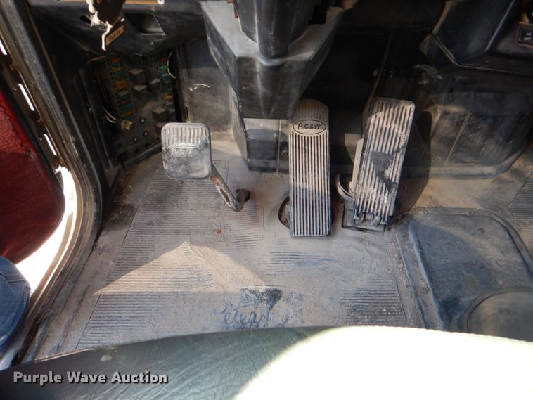 image for item DH5417 1995 Peterbilt 378  semi truck