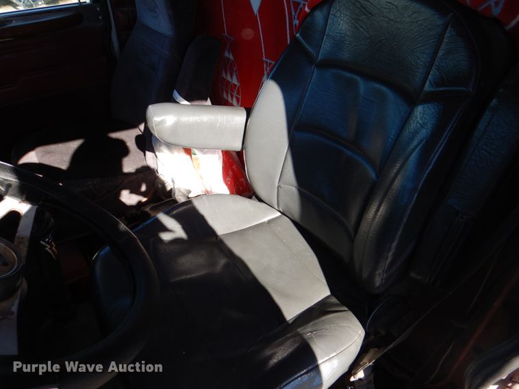 image for item DH5417 1995 Peterbilt 378  semi truck