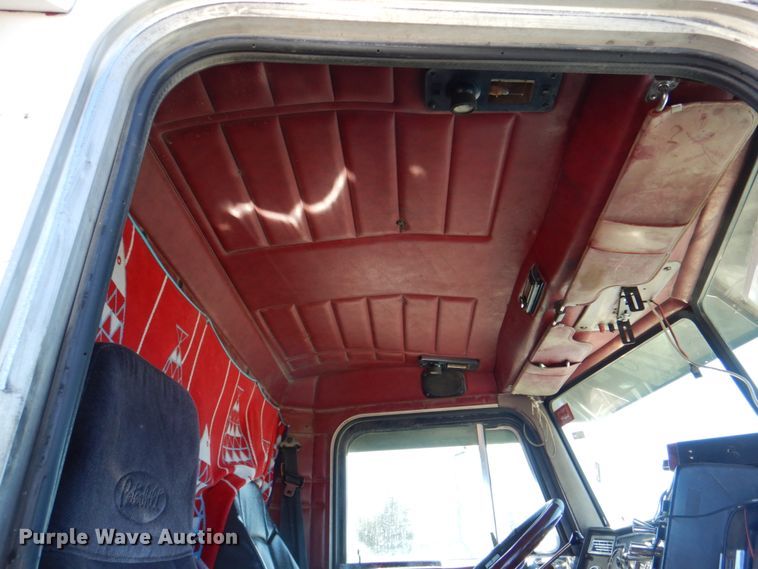 image for item DH5417 1995 Peterbilt 378  semi truck