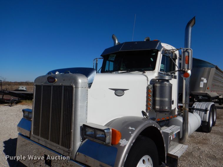 image for item DH5417 1995 Peterbilt 378  semi truck