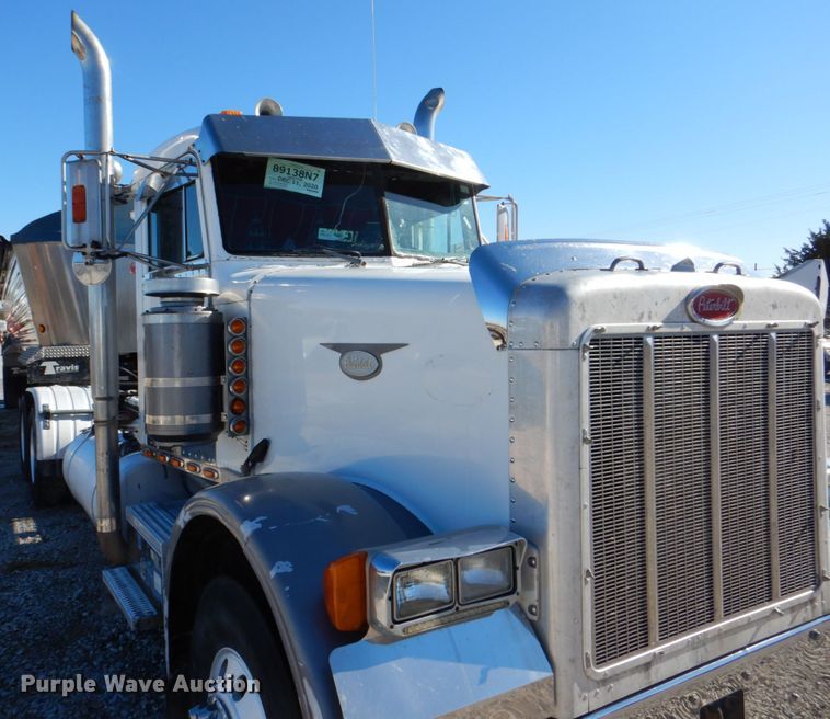 image for item DH5417 1995 Peterbilt 378  semi truck