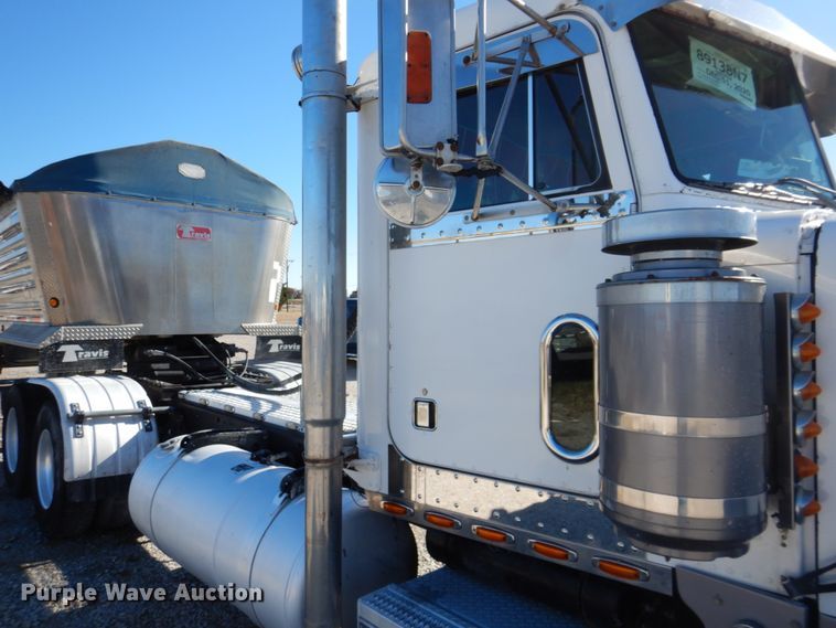 image for item DH5417 1995 Peterbilt 378  semi truck