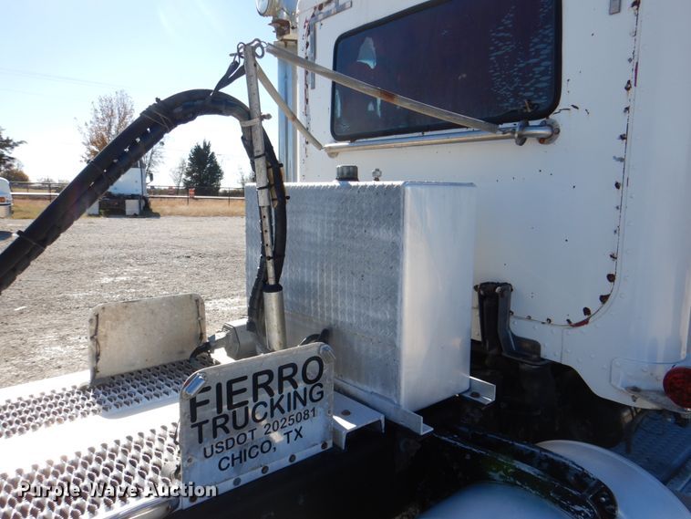 image for item DH5417 1995 Peterbilt 378  semi truck