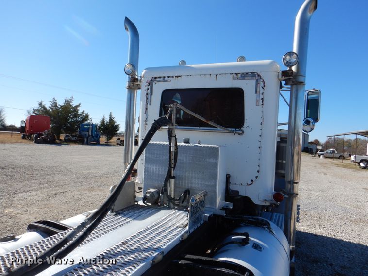image for item DH5417 1995 Peterbilt 378  semi truck
