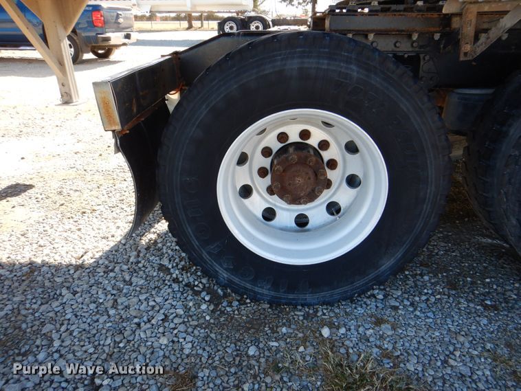 image for item DH5417 1995 Peterbilt 378  semi truck