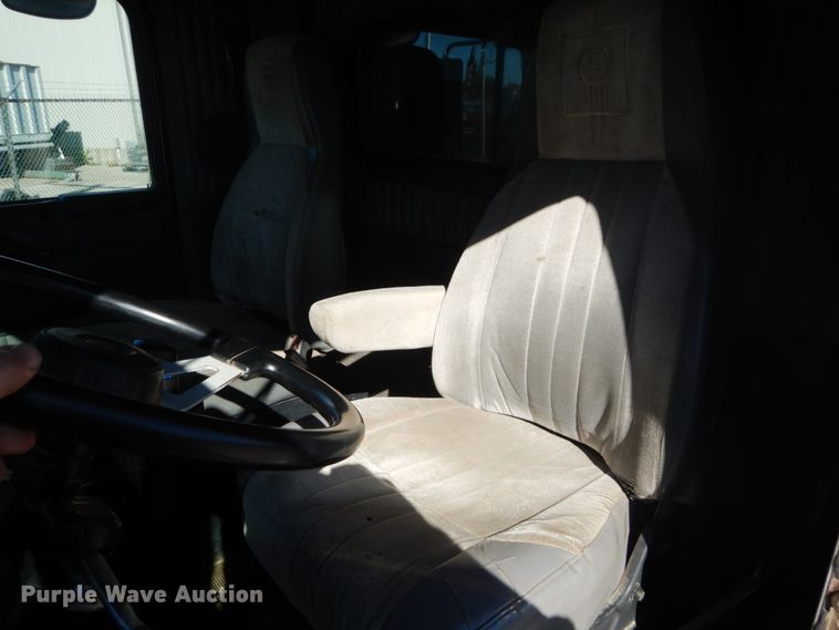 image for item DI1007 1997 Kenworth T800  dump truck