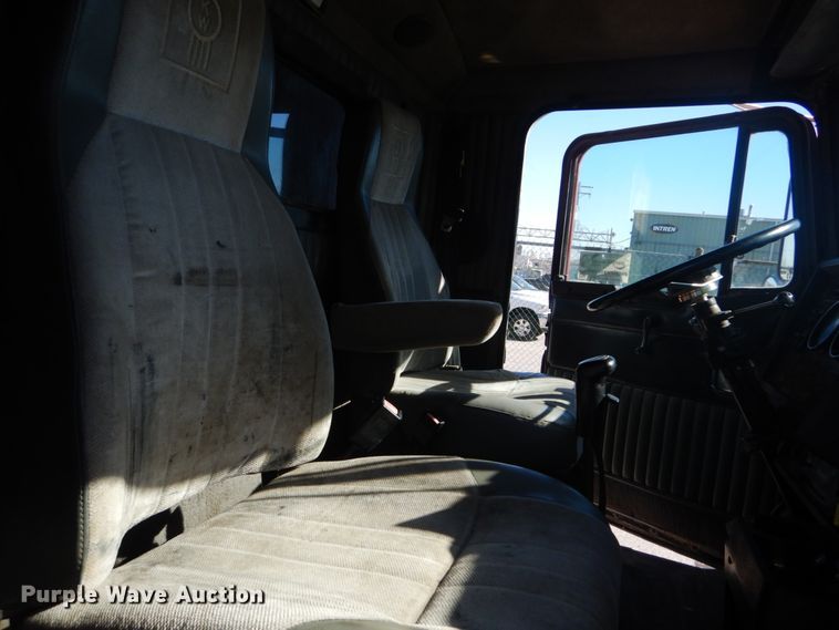 image for item DI1007 1997 Kenworth T800  dump truck