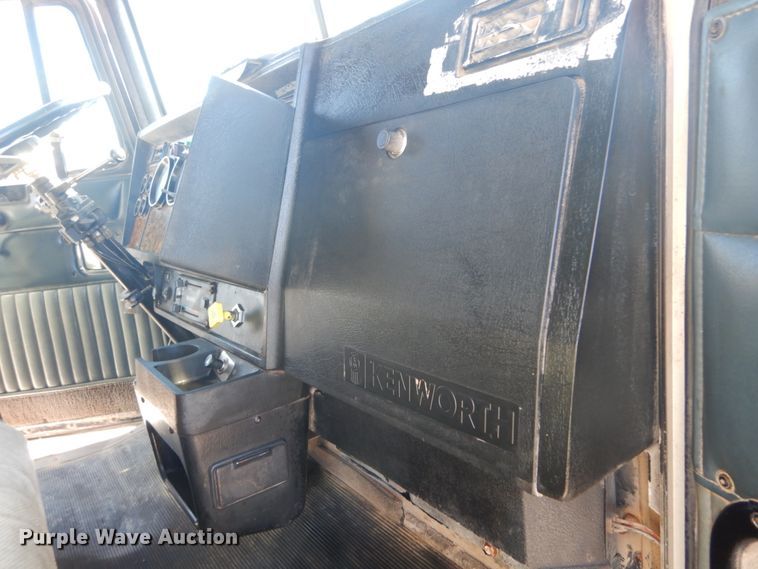 image for item DI1007 1997 Kenworth T800  dump truck