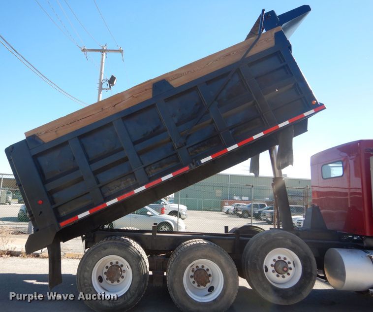 image for item DI1007 1997 Kenworth T800  dump truck