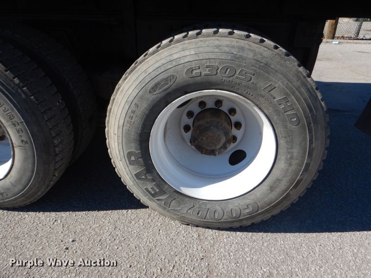 image for item DI1007 1997 Kenworth T800  dump truck