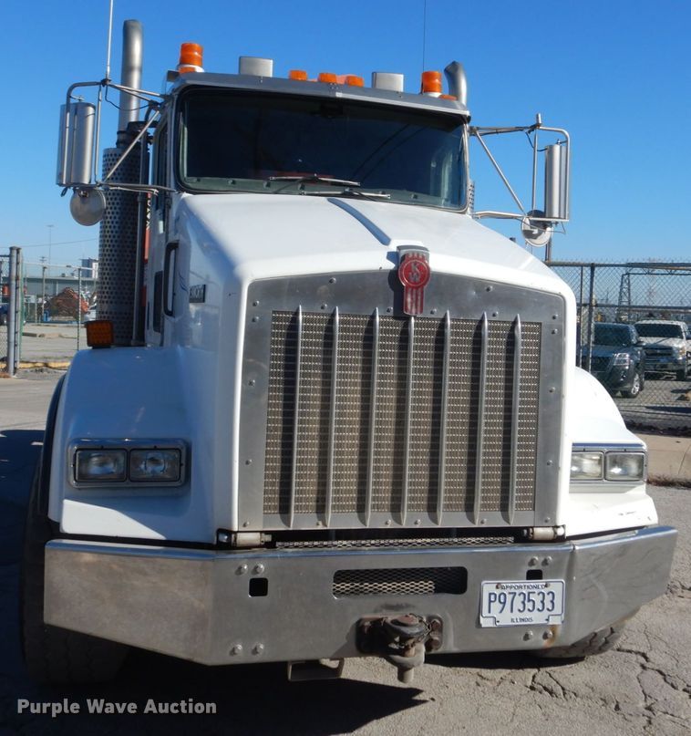 image for item DI1010 2005 Kenworth T800  semi truck with crane