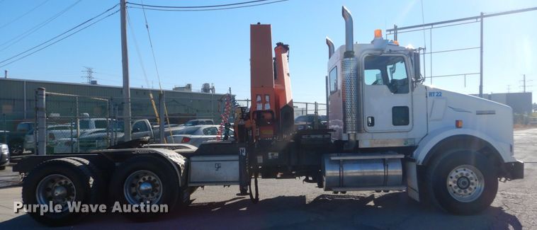 image for item DI1010 2005 Kenworth T800  semi truck with crane
