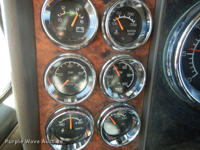 image for item DI1010 2005 Kenworth T800  semi truck with crane