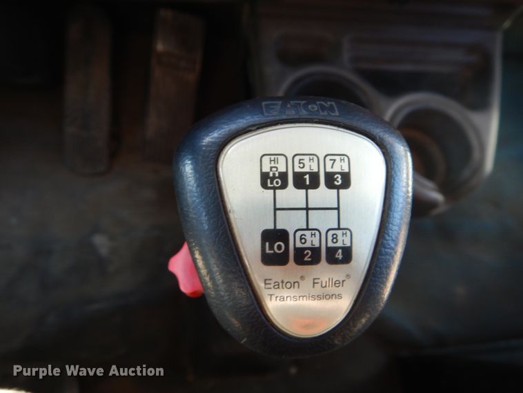 image for item DI1010 2005 Kenworth T800  semi truck with crane