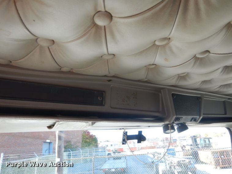 image for item DI1010 2005 Kenworth T800  semi truck with crane