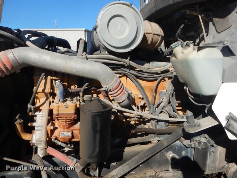 image for item DI1010 2005 Kenworth T800  semi truck with crane